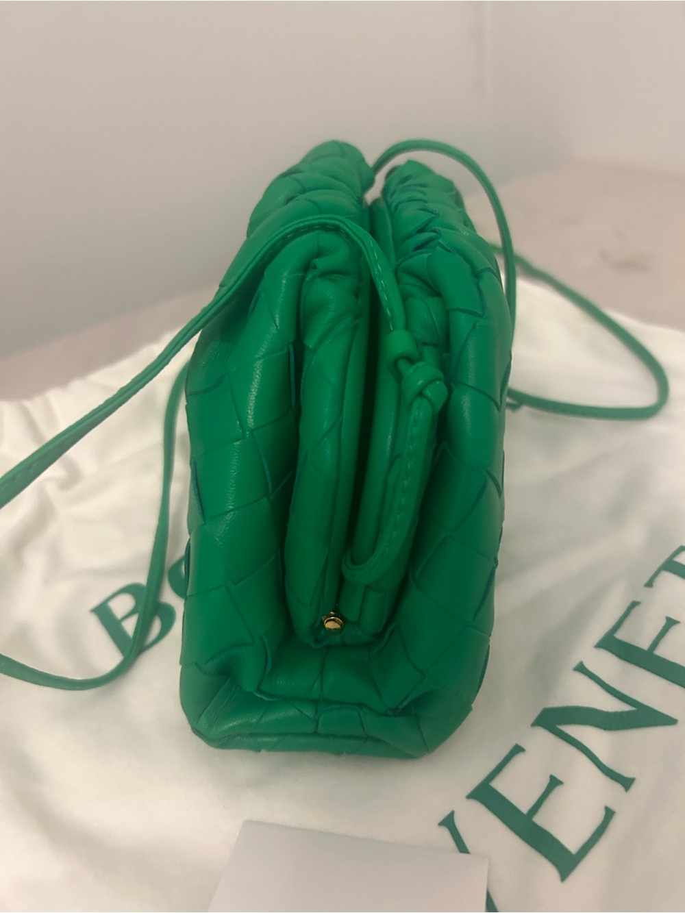 Bottega Veneta woven Intrecciato Pouch Crossbody Bag green New - Picture 5 of 10